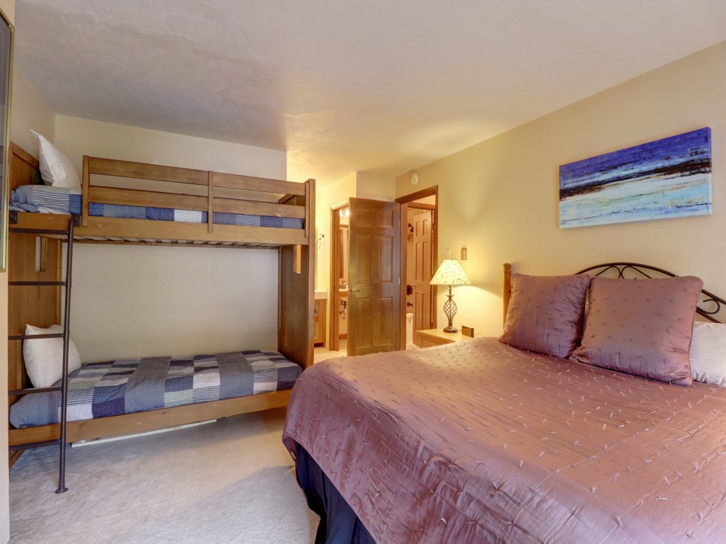 Ten Mile Haus A-6 2Br 2Ba Vacation Rental in Copper Mountain - RedAwning