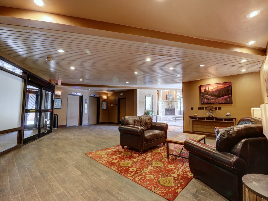 MP504 1BR 2BA Mountain Plaza Vacation Rental in Copper Mountain - RedAwning