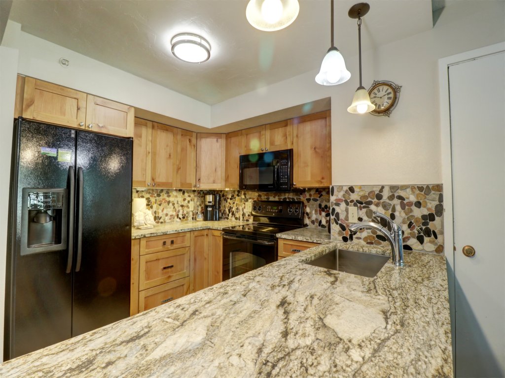 MP504 1BR 2BA Mountain Plaza Vacation Rental in Copper Mountain - RedAwning