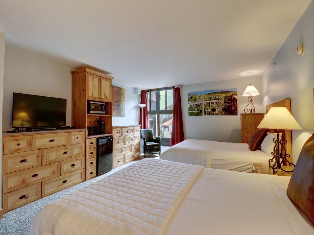 MP615S and MP617H Mountain Plaza 1BR 2BA Hot Tub Vacation Rental in Copper Mountain - RedAwning