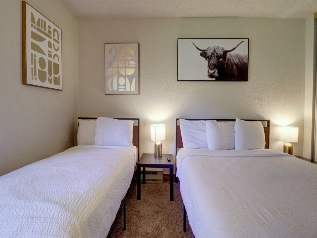 AN104A Anaconda Hotel Room Vacation Rental in Copper Mountain - RedAwning