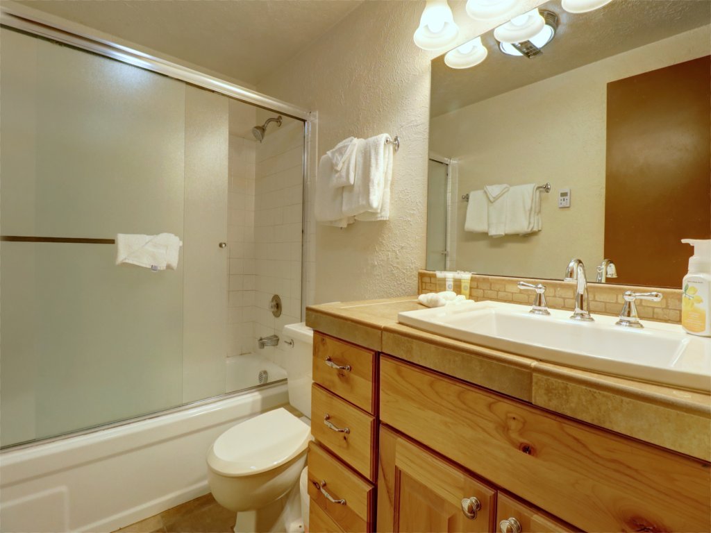 AN104A Anaconda Hotel Room Vacation Rental in Copper Mountain - RedAwning