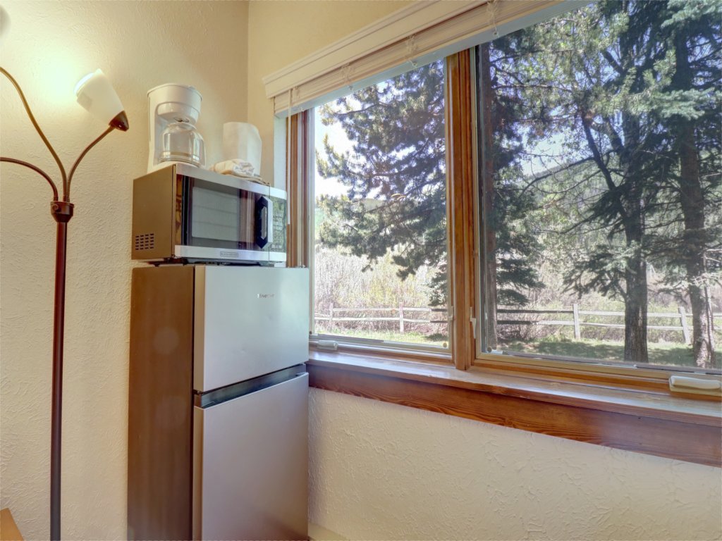 AN104A Anaconda Hotel Room Vacation Rental in Copper Mountain - RedAwning