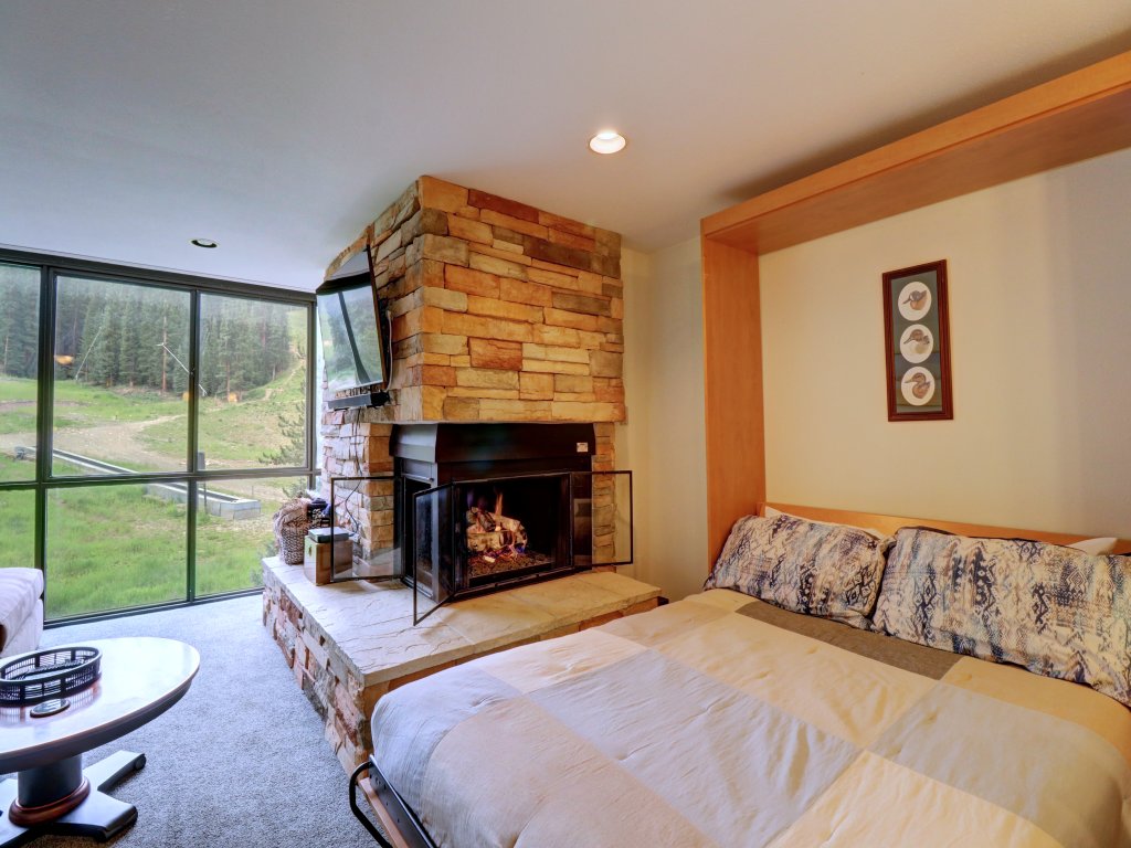 CJ308 Copper Junction Vacation Rental in Copper Mountain - RedAwning