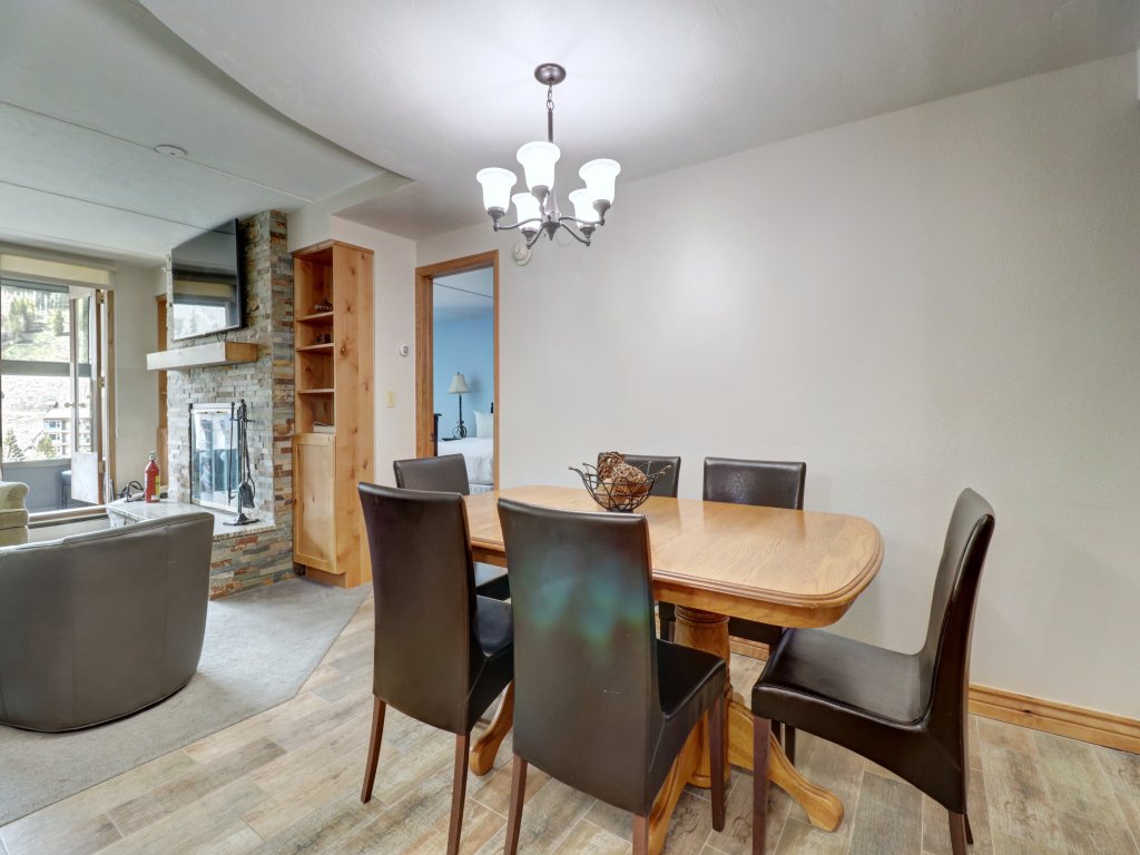 MP504/MP506H Mountain Plaza 2BR 3BA Vacation Rental in Copper Mountain - RedAwning