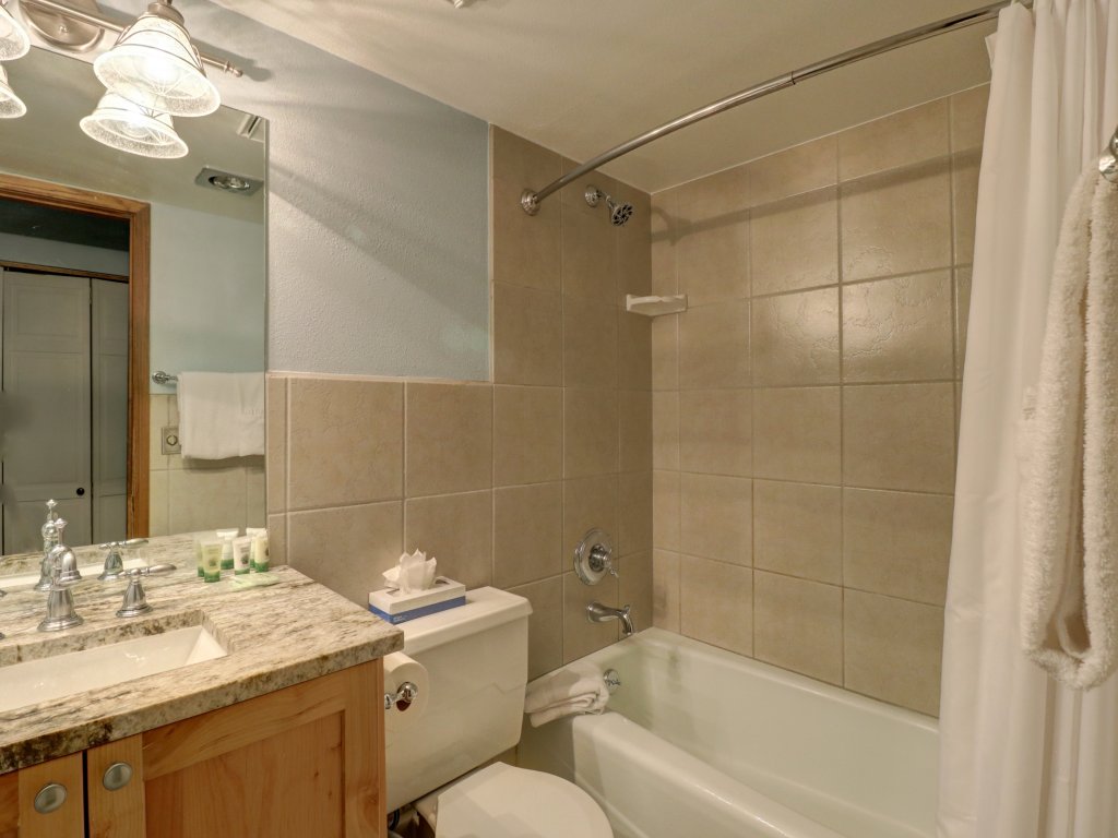 MP504/MP506H Mountain Plaza 2BR 3BA Vacation Rental in Copper Mountain - RedAwning