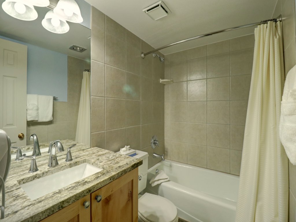 MP504/MP506H Mountain Plaza 2BR 3BA Vacation Rental in Copper Mountain - RedAwning