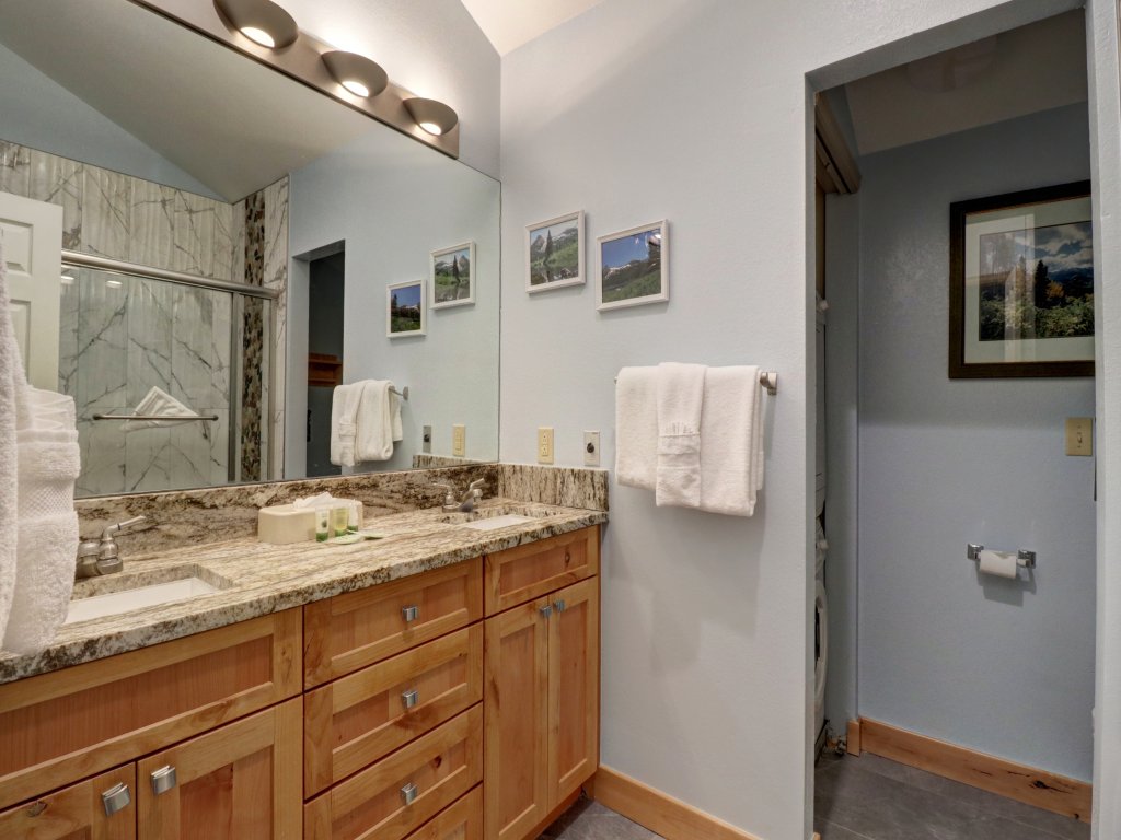 Woods21 Townhome Vacation Rental in Copper Mountain - RedAwning