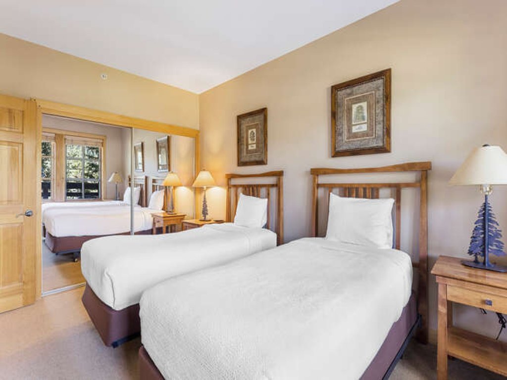 PP219 Passage Point 2Br 2Ba Vacation Rental in Copper Mountain - RedAwning