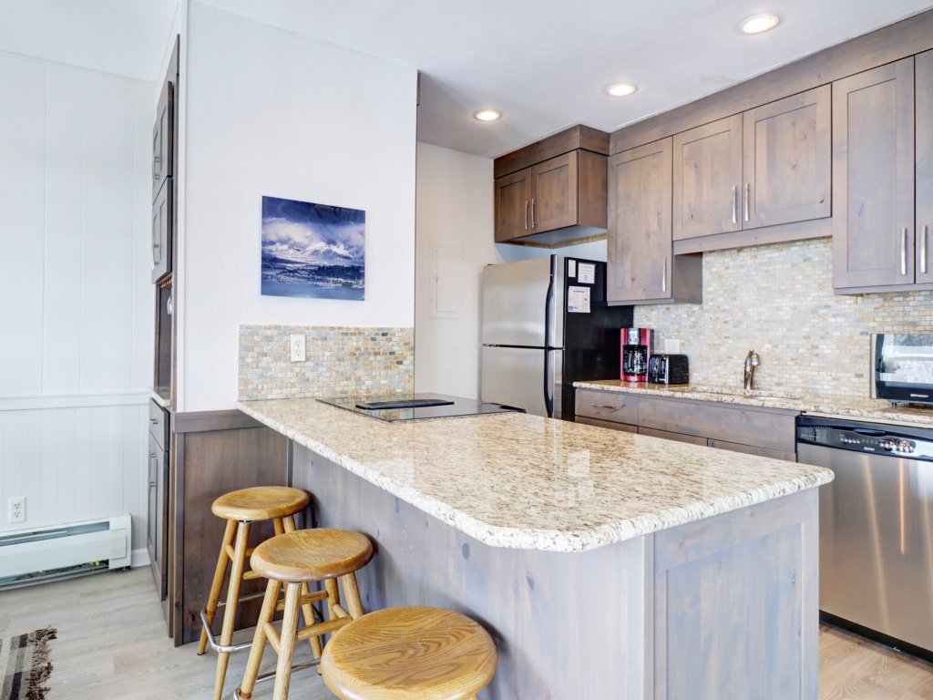 E101 Lake Cliffe Vacation Rental in Dillon - RedAwning