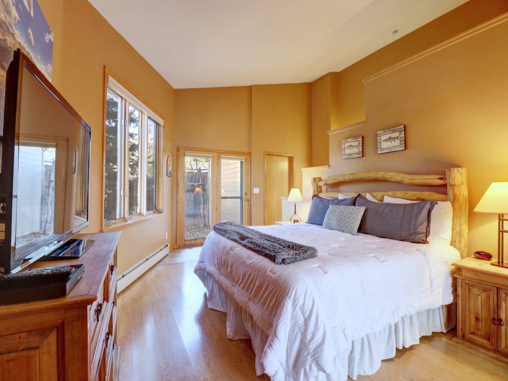 334 Willow Lake Ct. 4Br w/loft 3Ba Vacation Rental in Silverthorne - RedAwning