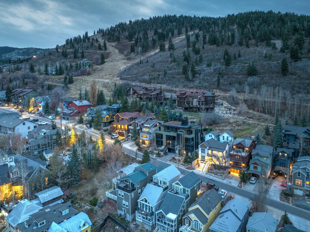 Woodside Gem 521 Where Ski Trips Become Traditions Vacation Rental in Park City - RedAwning