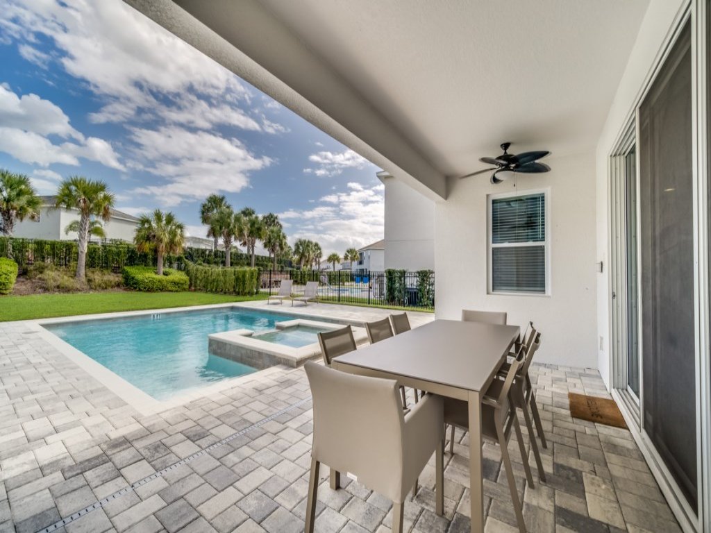 Brand New Encore Resort 5 Bed Resort Home Vacation Rental in Kissimmee - RedAwning