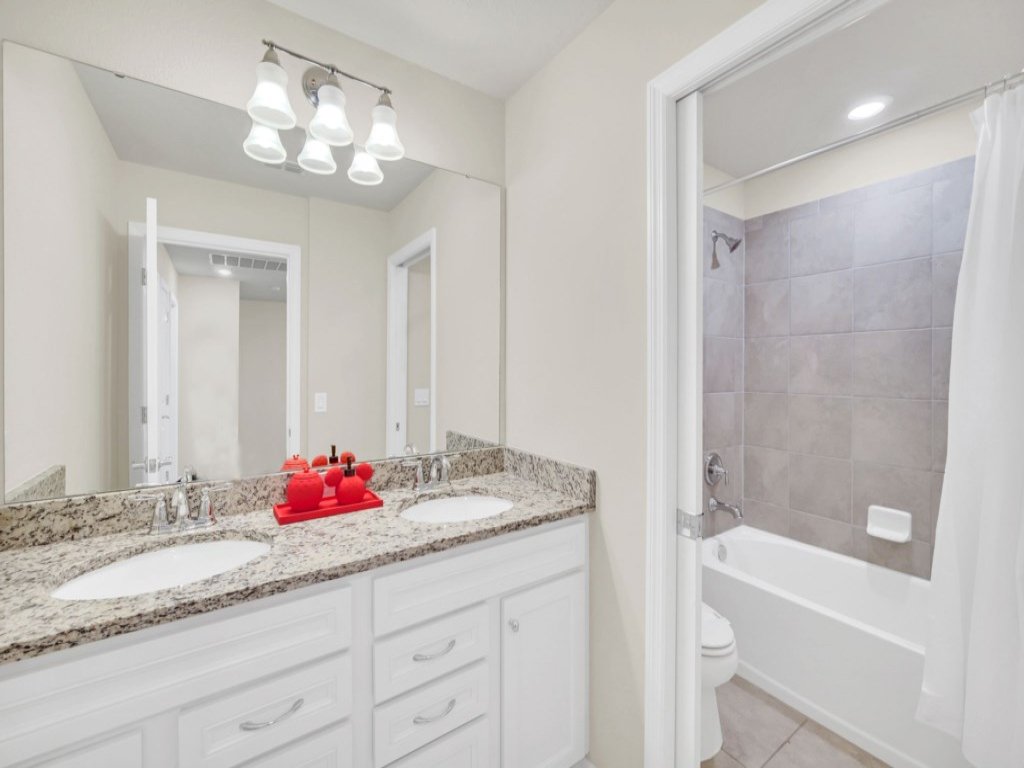 Windsor Island Gated Resort With Private Pool Vacation Rental in Davenport - RedAwning