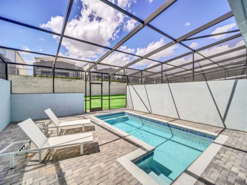 Windsor Island Gated Resort With Private Pool Vacation Rental in Davenport - RedAwning