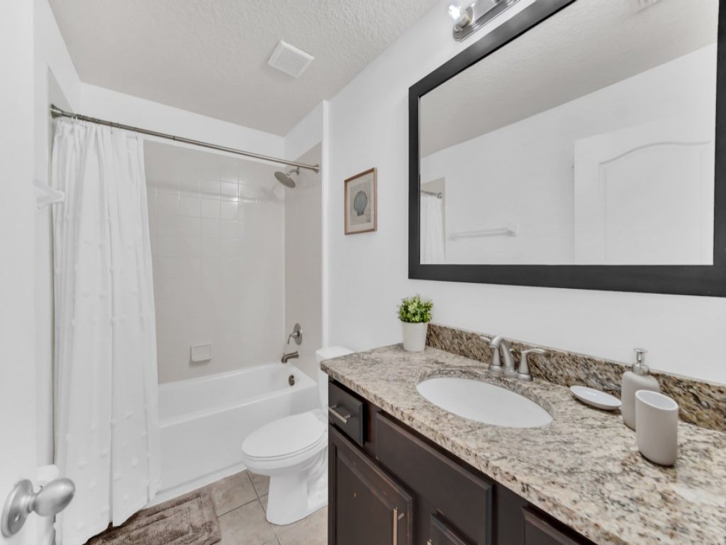 Tropical Escape 3 Bed Home In Beautiful Resort Vacation Rental in Davenport - RedAwning