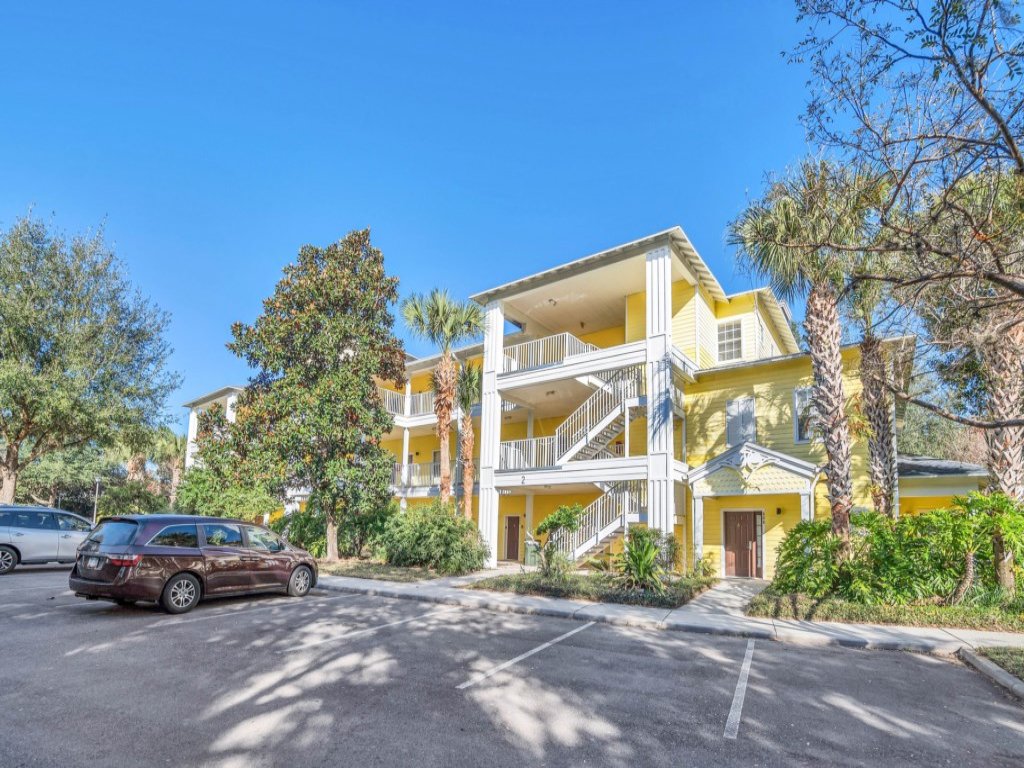 3 Bed In Resort Close to Disney Vacation Rental in Davenport - RedAwning