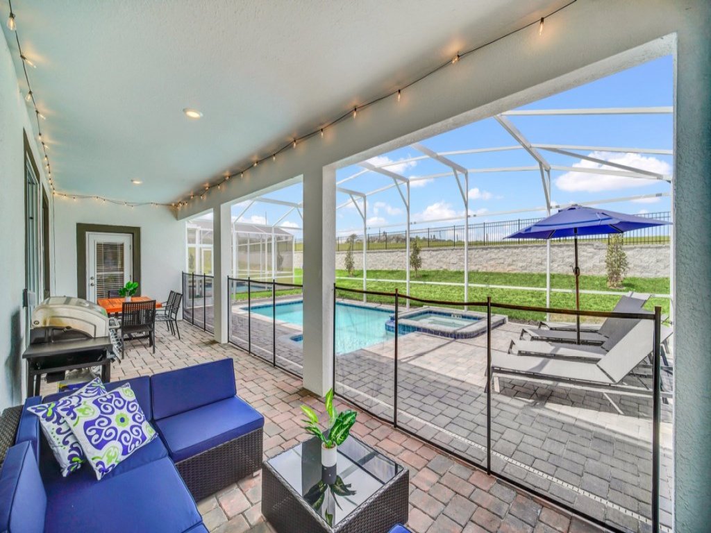 Magnificent Star Wars & Designed Rooms Pool & Spa! Vacation Rental in Davenport - RedAwning