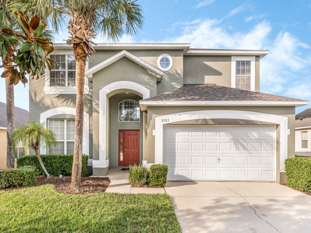 Emerald Island Large 8 Bed Home Golf Resort Vacation Rental in Kissimmee - RedAwning