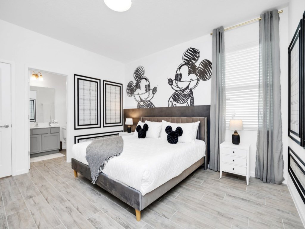 Dynamic 15 Bed With Character Bedrooms Pool, Spa! Vacation Rental in Kissimmee - RedAwning