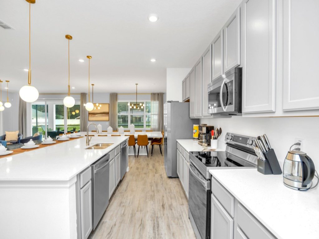 Dynamic 15 Bed With Character Bedrooms Pool, Spa! Vacation Rental in Kissimmee - RedAwning