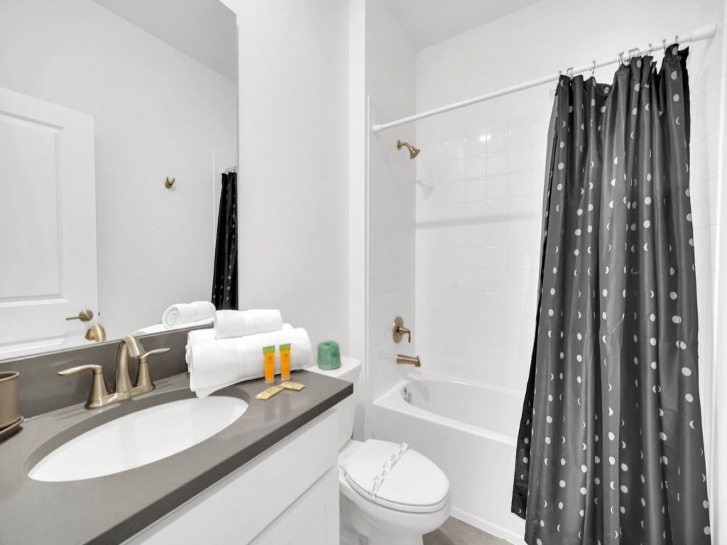 Amazing 6 Bedroom Villa 1117 Kingsbarn Vacation Rental in Davenport - RedAwning