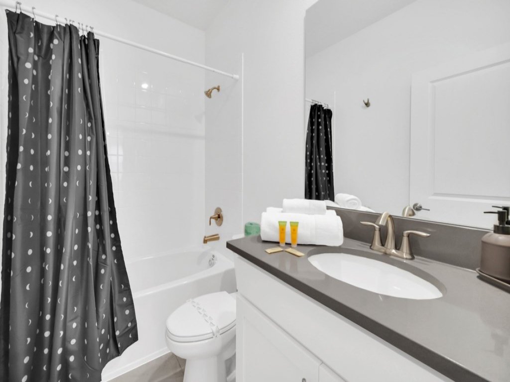 Amazing 6 Bedroom Villa 1117 Kingsbarn Vacation Rental in Davenport - RedAwning