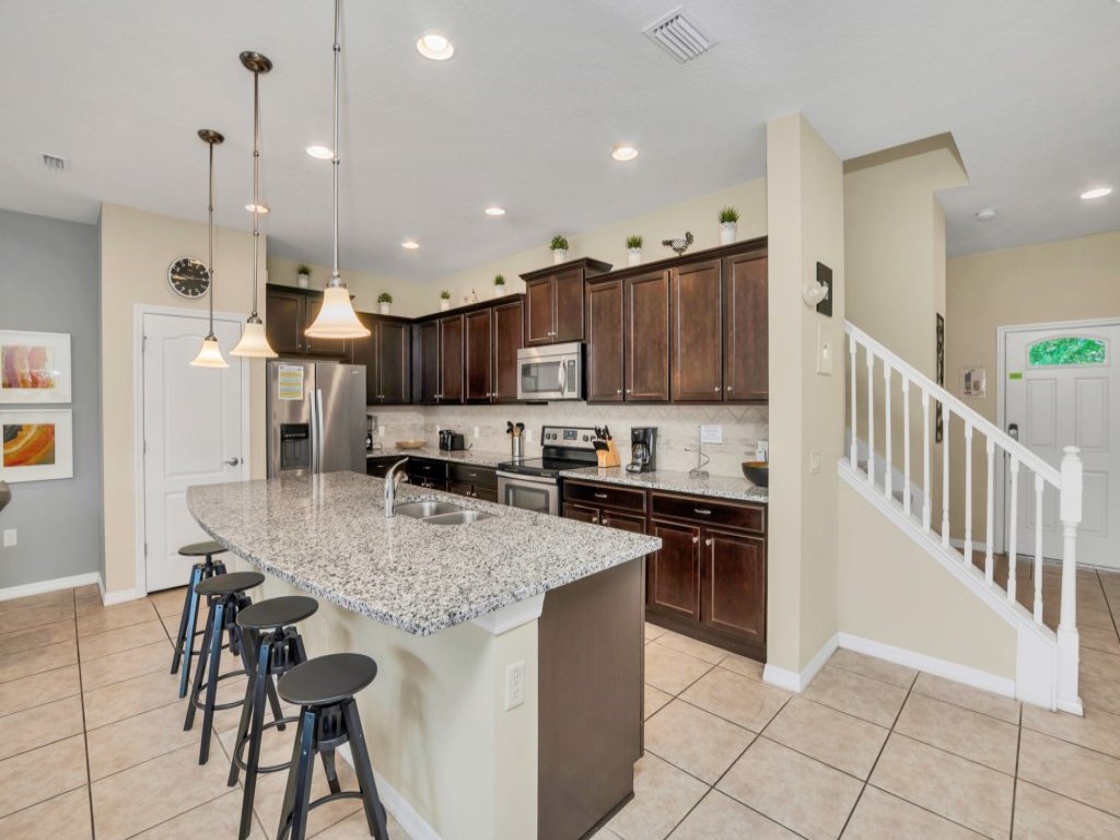 Themed Bedrooms & Private Pool Gated in Fun Resort Vacation Rental in Kissimmee - RedAwning
