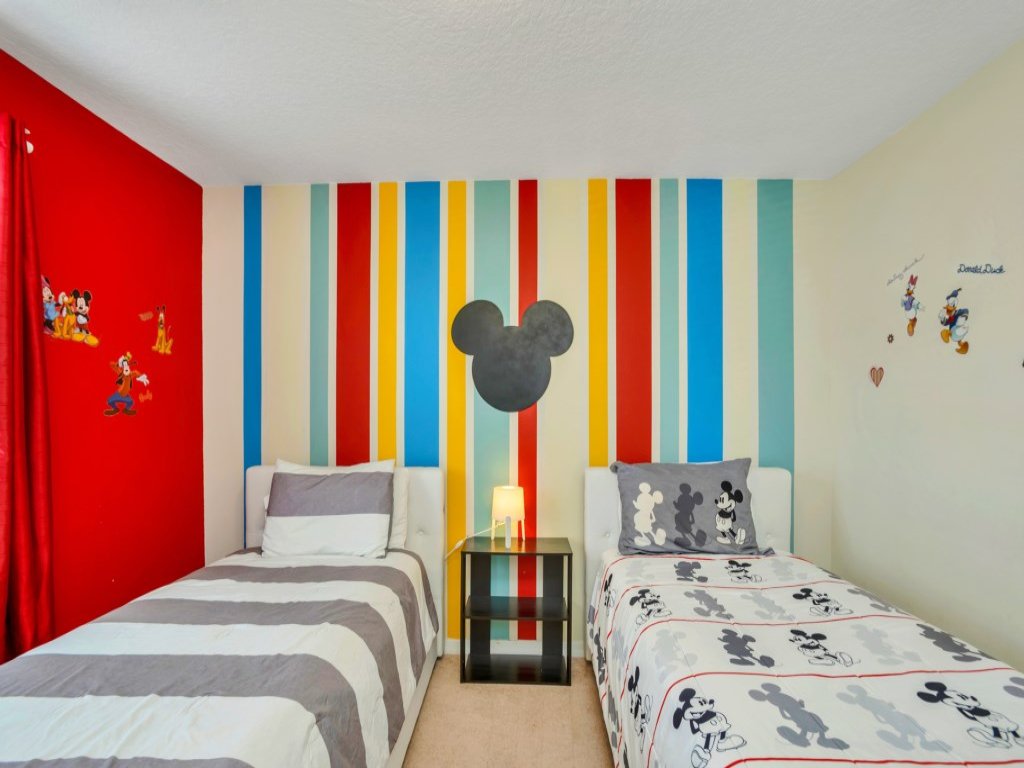 Themed Bedrooms & Private Pool Gated in Fun Resort Vacation Rental in Kissimmee - RedAwning