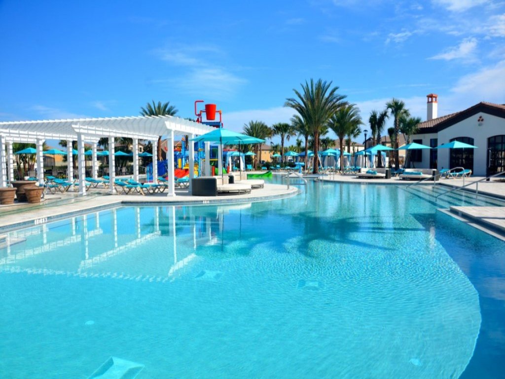 Themed Bedrooms & Private Pool Gated in Fun Resort Vacation Rental in Kissimmee - RedAwning