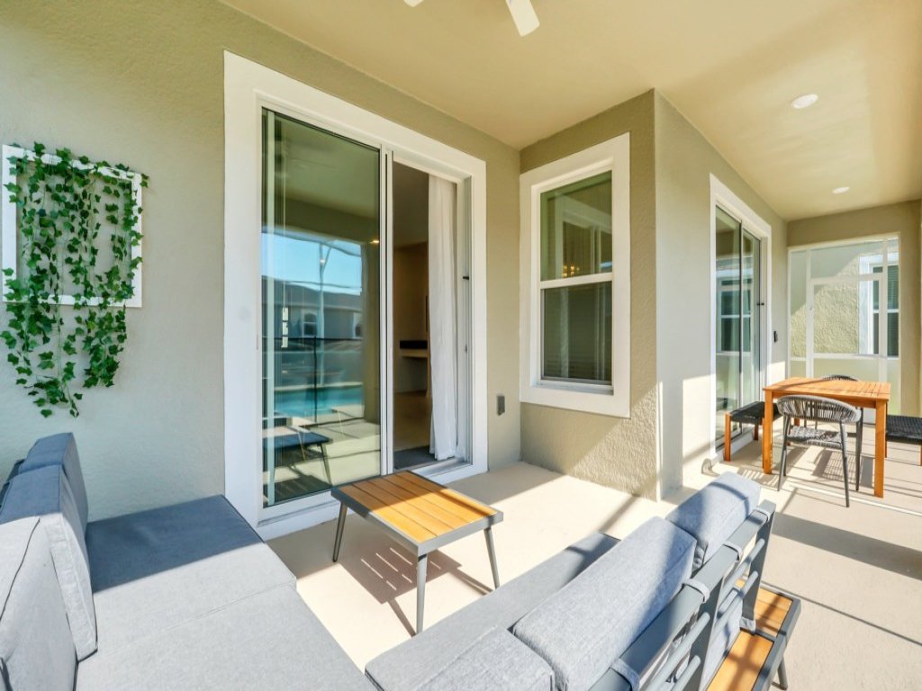 1135Kings Vacation Rental in Davenport - RedAwning