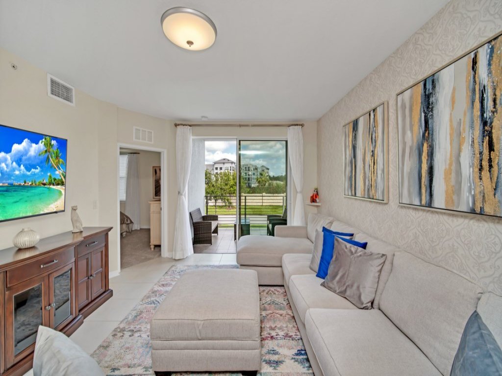 4741Clock Unit208 Vacation Rental in Kissimmee - RedAwning