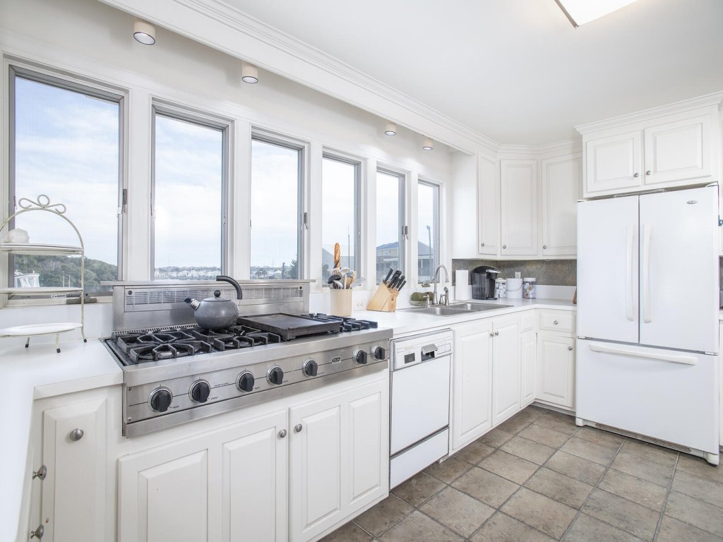 Coastal Casa Vacation Rental in North Carolina - RedAwning