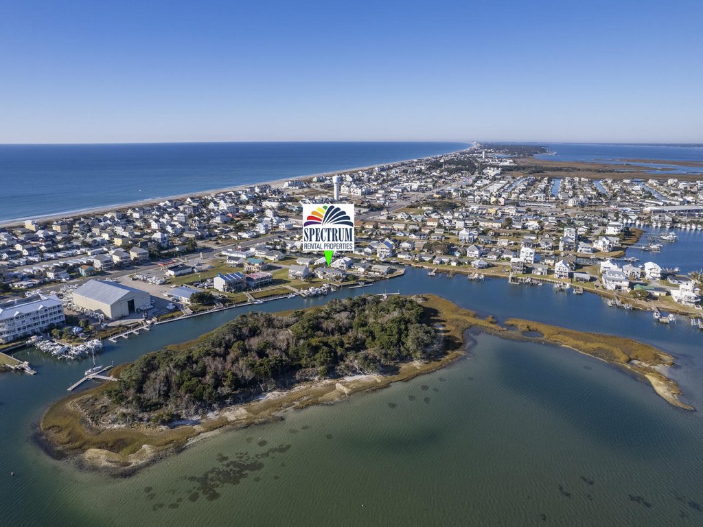 Coastal Casa Vacation Rental in North Carolina - RedAwning