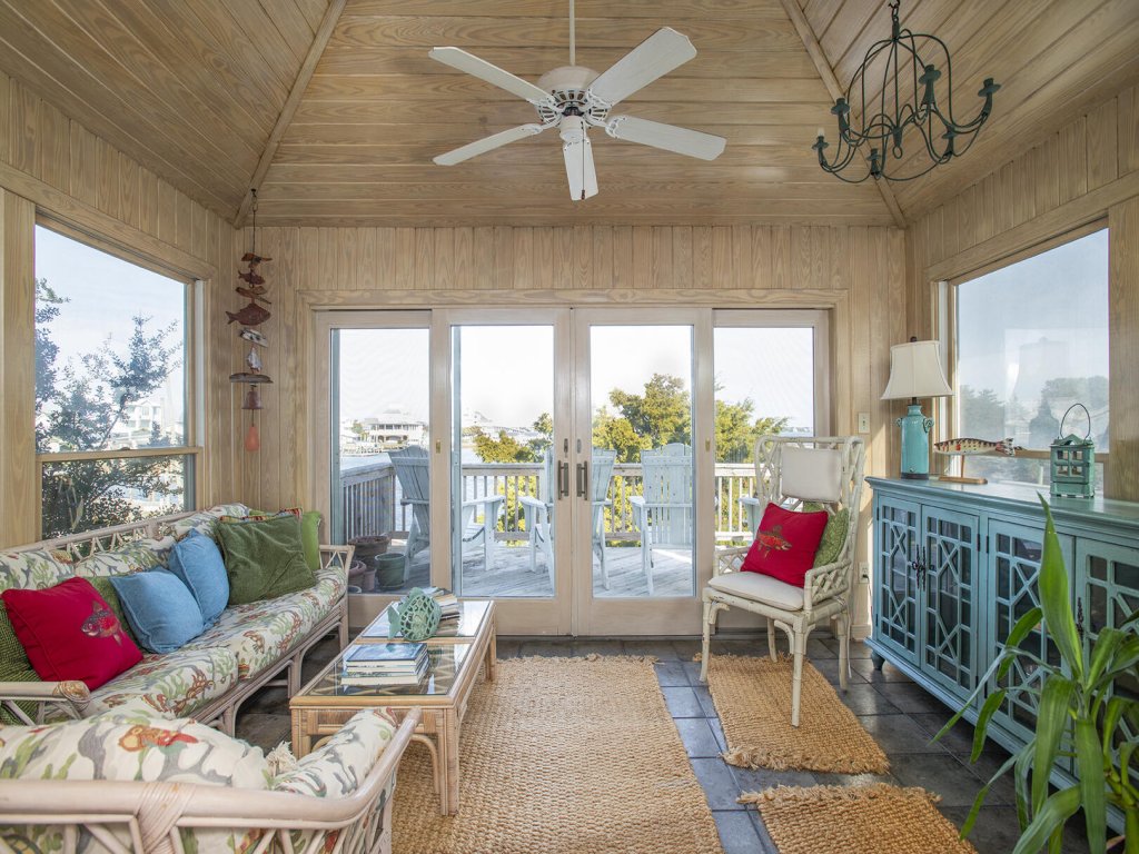 Coastal Casa Vacation Rental in North Carolina - RedAwning