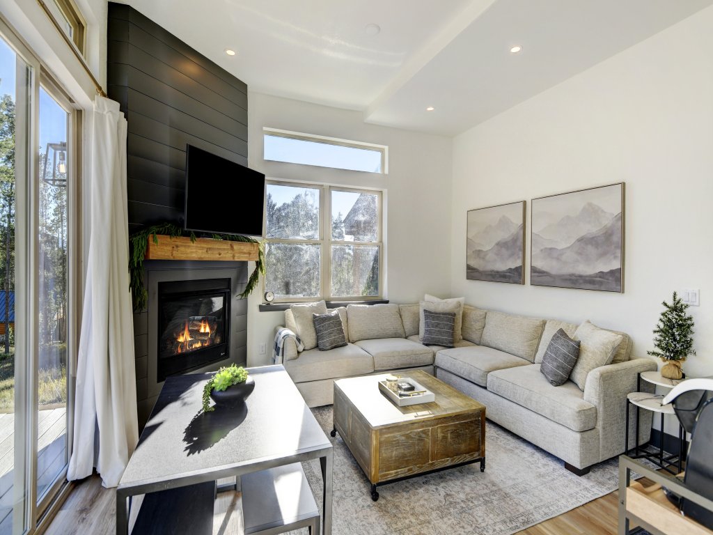 Silver Lining Circle Vacation Rental in Fraser - RedAwning