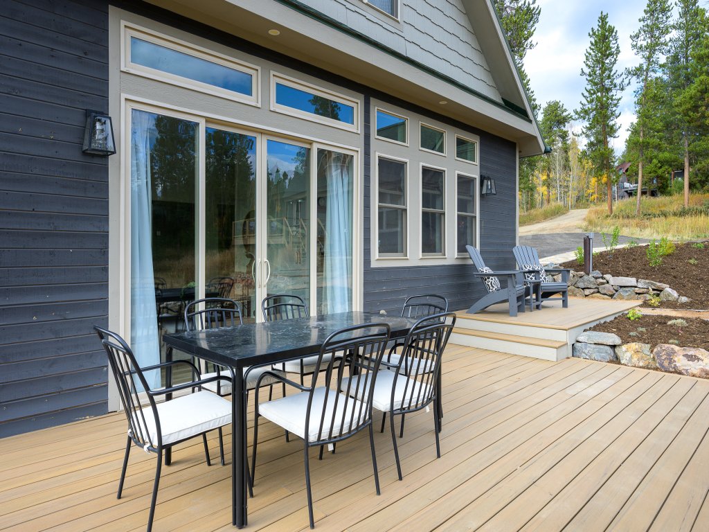 Silver Lining Circle Vacation Rental in Fraser - RedAwning