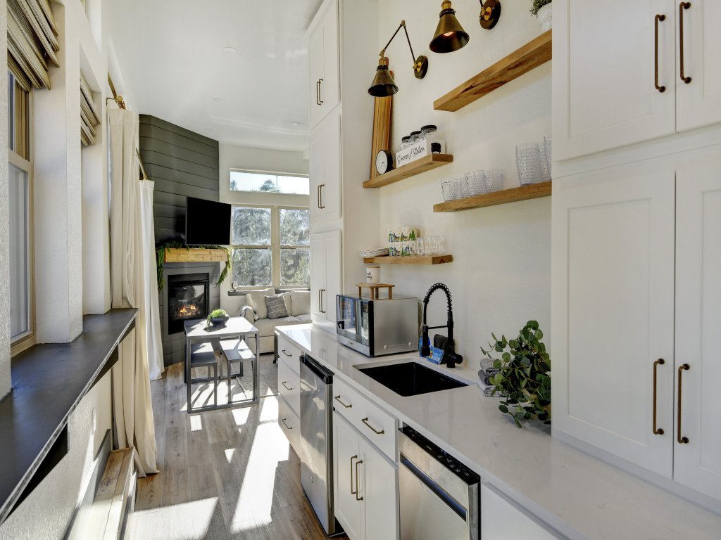 Silver Lining Circle Vacation Rental in Fraser - RedAwning