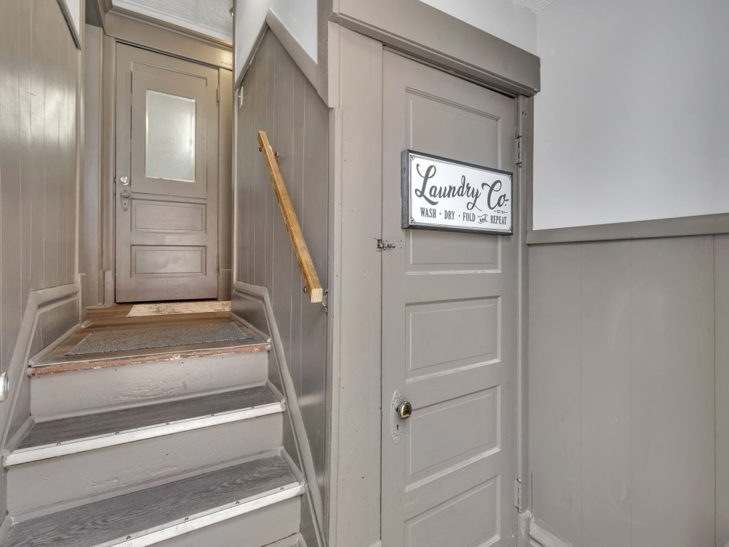 Modern Home, 8 Min to Airport and 5 Min to OSU Vacation Rental in Ohio - RedAwning