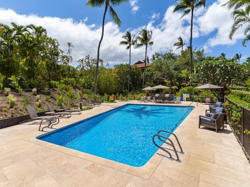 MAKENA SURF, #F-212 Vacation Rental in Hawaii - RedAwning