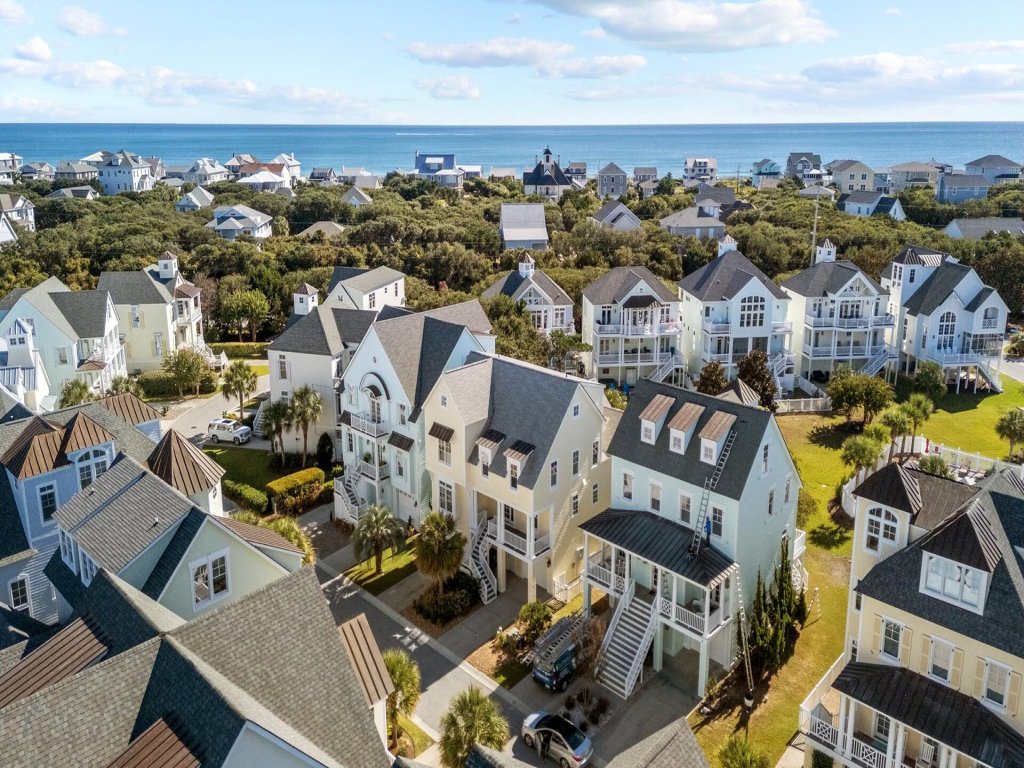 Posh Pelican Vacation Rental in North Carolina - RedAwning