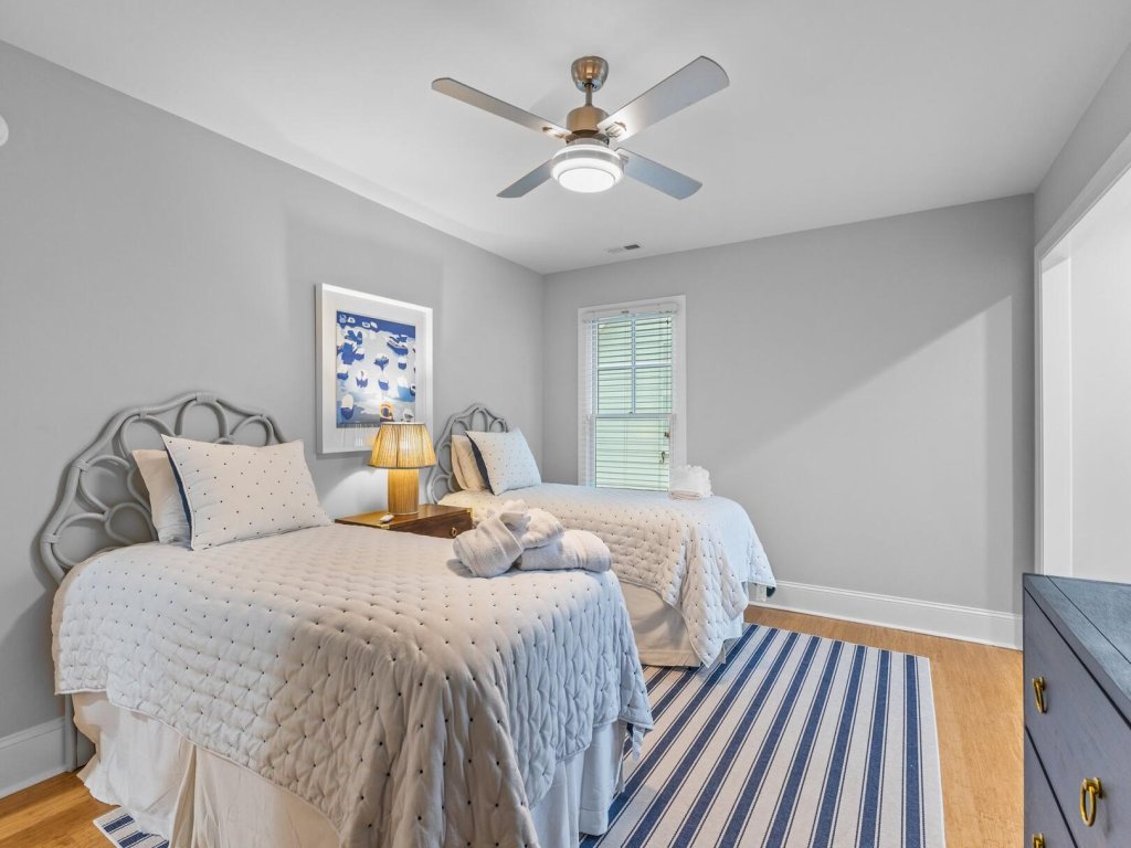 Posh Pelican Vacation Rental in North Carolina - RedAwning