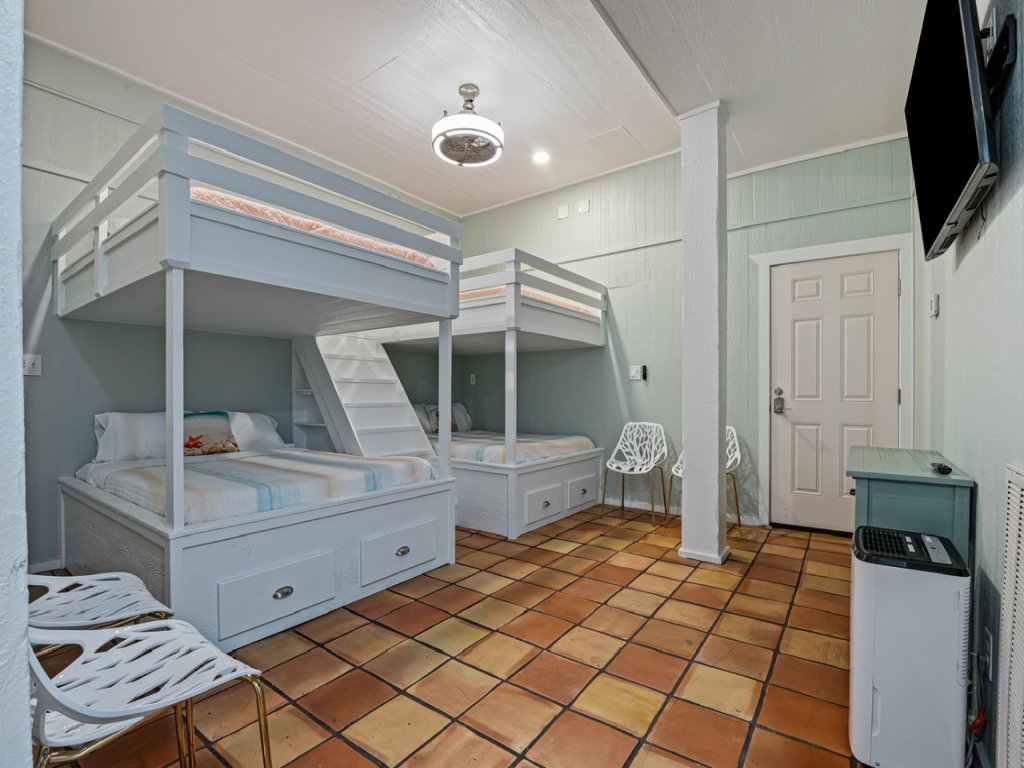 Crystal Beach Villa Vacation Rental in Texas - RedAwning