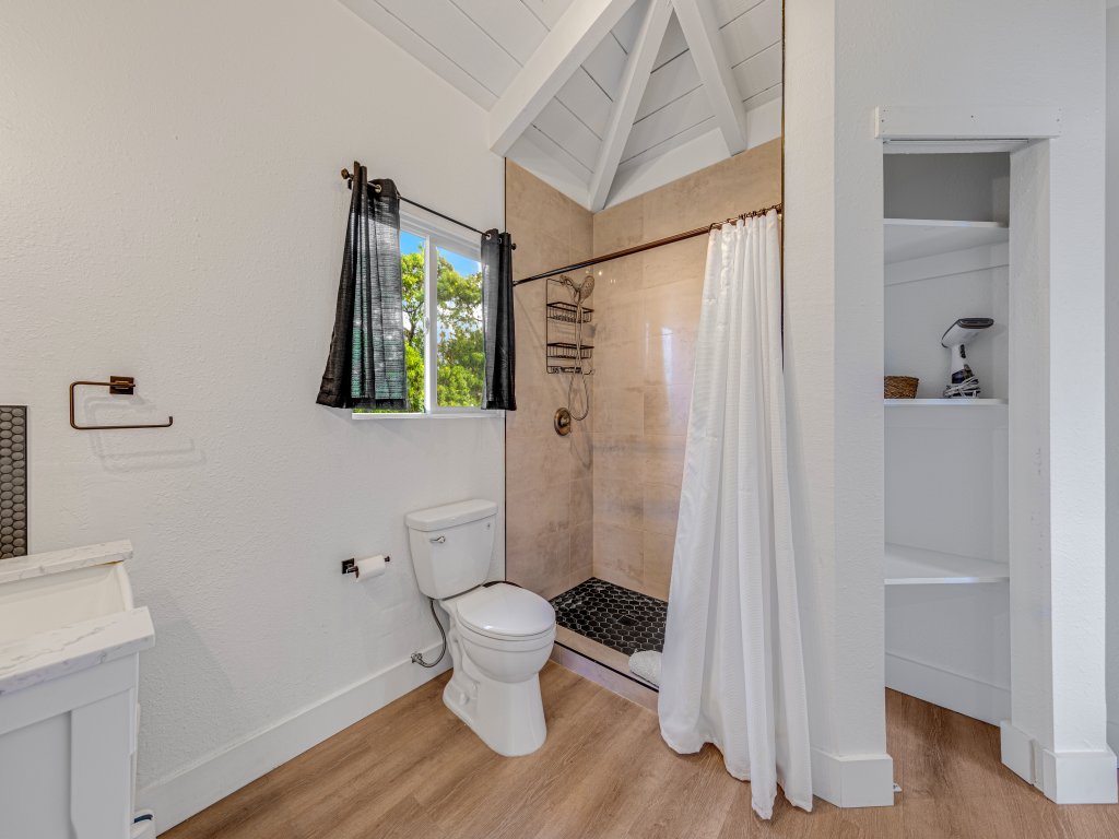 Royal Point Modern Hale Vacation Rental in Kailua Kona - RedAwning