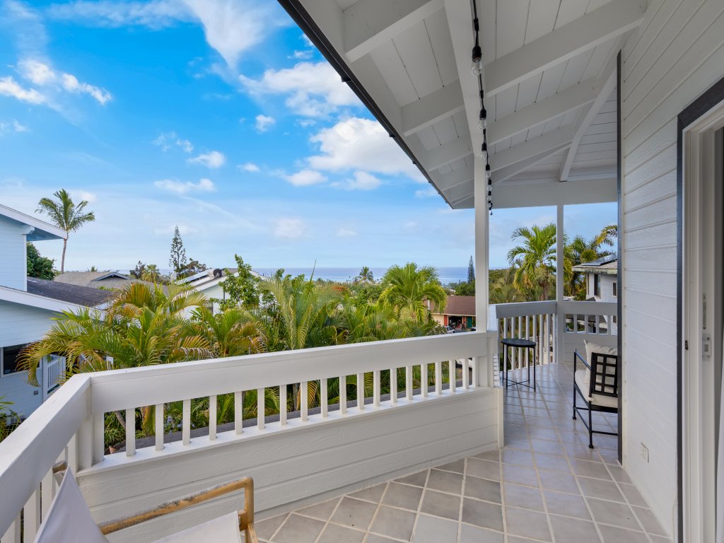 Royal Point Modern Hale Vacation Rental in Kailua Kona - RedAwning