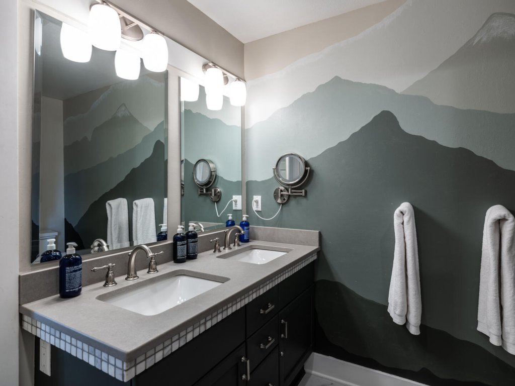 Saddle Ridge F5 Vacation Rental in Big Sky - RedAwning