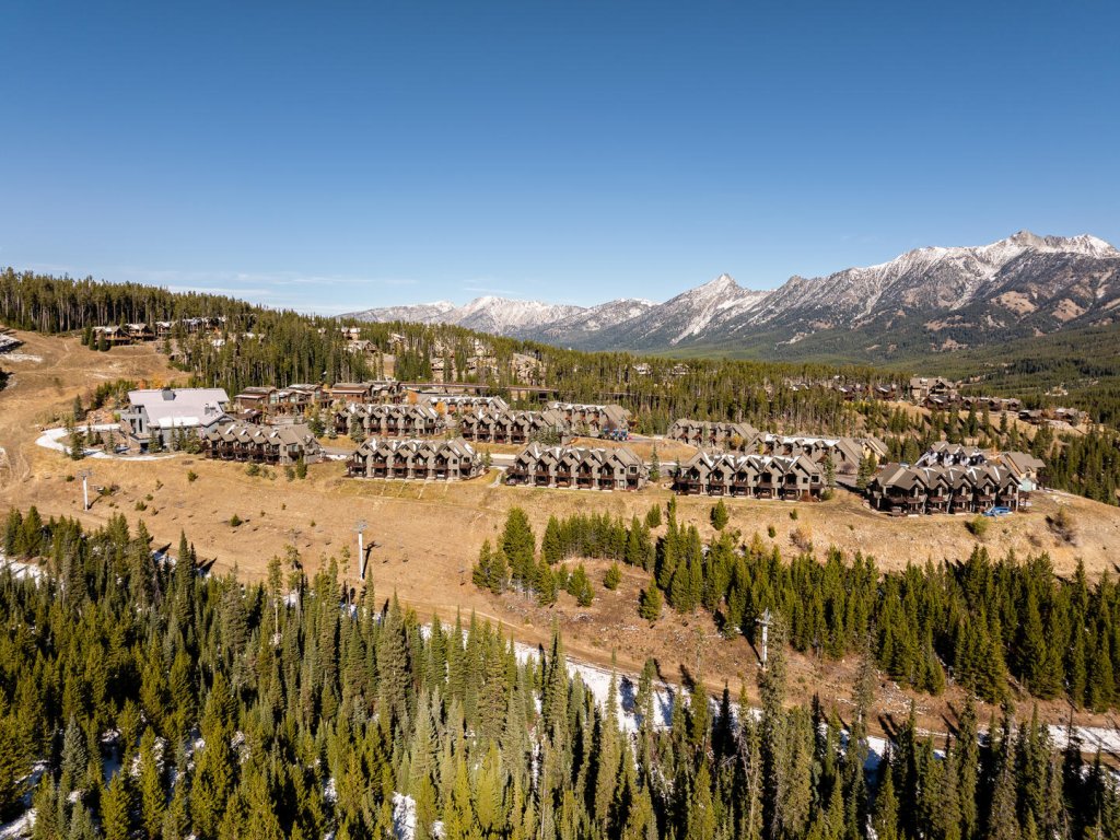 Saddle Ridge F5 Vacation Rental in Big Sky - RedAwning