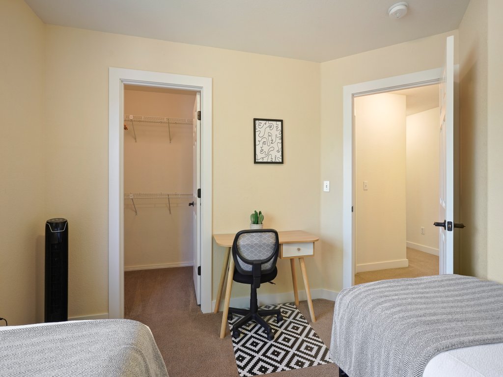 Present Pheasant Vacation Rental in Redmond - RedAwning