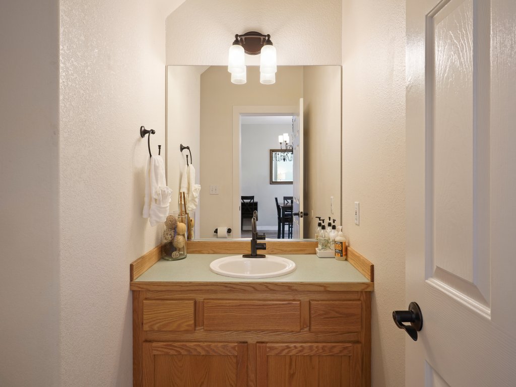 Present Pheasant Vacation Rental in Redmond - RedAwning