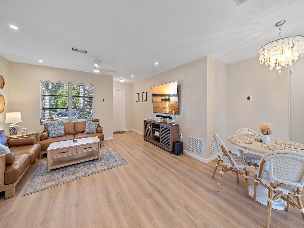 Fanta Sea Vacation Rental in Sarasota - RedAwning